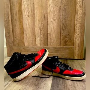 men’s size 9, nike court visions, midtops, used